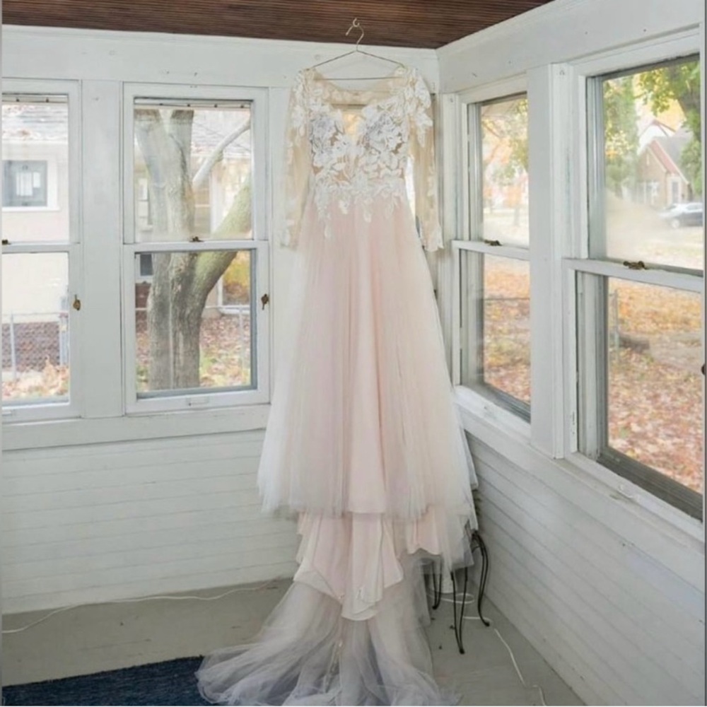 Vow’d Lace Wedding Dress